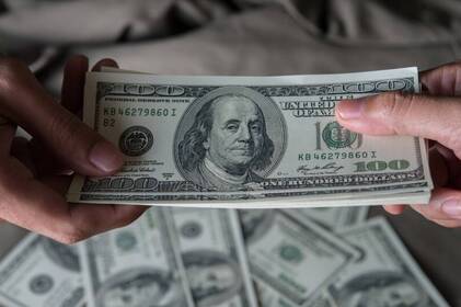 НБУ оновив курс валют: скільки коштує євро, долар та злотий у середу, 26 листопада