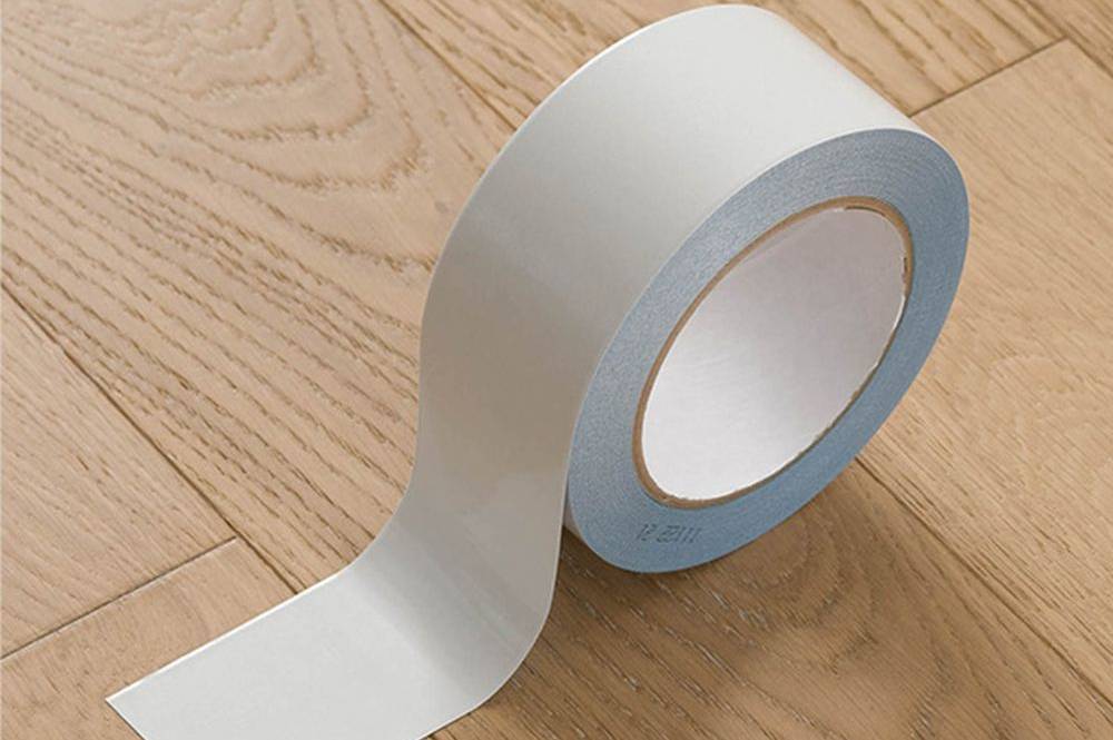 Як зберігати та використовувати двосторонній скотч, щоб він не втрачав клейкість