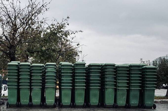 Вінниця отримала 352 нові контейнери для відходів від муніципалітету Сігтуна