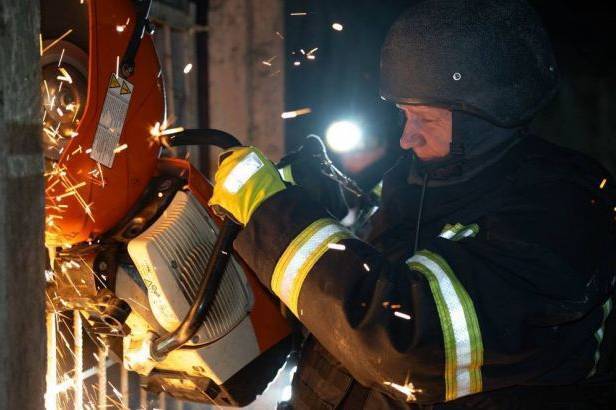 Вночі ворог атакував Одесу: пошкоджено будинки, сталася пожежа та є постраждалі (фото)