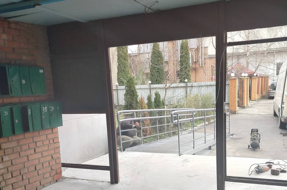 У Вінниці продовжують створювати безбар’єрний простір: роботи на Зулінського 41