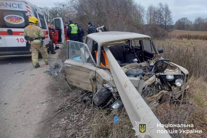 У моторошній ДТП на ВІнниччині загинув водій ВАЗ