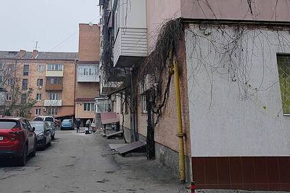 У Вінниці триває створення безбар’єрного маршруту: оновлюють під’їзди на Театральній, 2