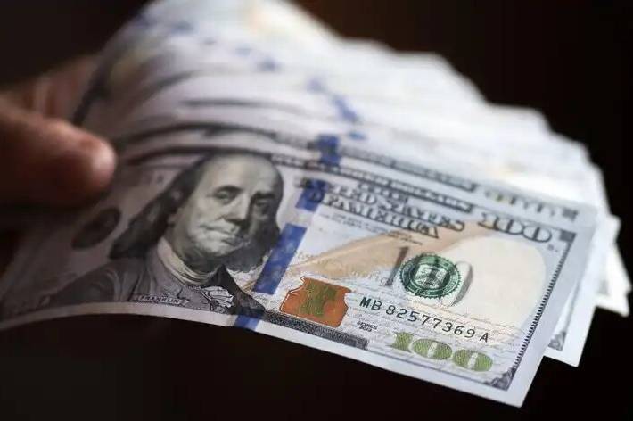 НБУ оновив курс валют: скільки коштує євро, долар та злотий у четвер, 11 грудня