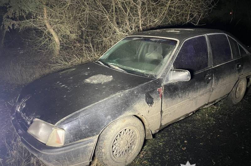 У Гайсині чоловік завантажив чуже зламане авто на евакуатор і сховав