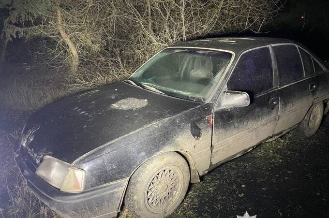 У Гайсині чоловік завантажив чуже зламане авто на евакуатор і сховав