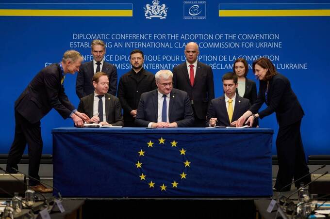 У Гаазі підписали конвенцію про репарації для України