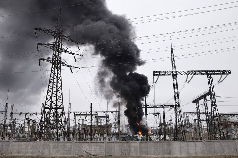 Зеленський заявив, що в Україні немає "живих" електростанцій