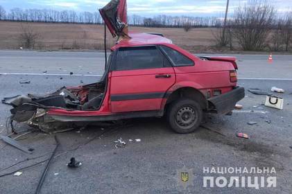 Жахлива ДТП під Калинівкою: двоє загиблих, авто розірване навпіл 