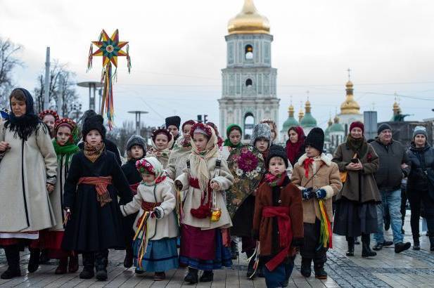 Коли колядують, щедрують і посівають: нові дати зимових традицій в Україні