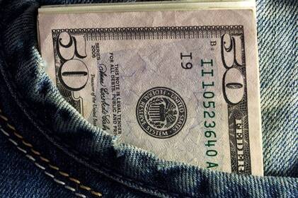 НБУ оновив курс валют: скільки коштує євро, долар та злотий у вівторок, 23 грудня