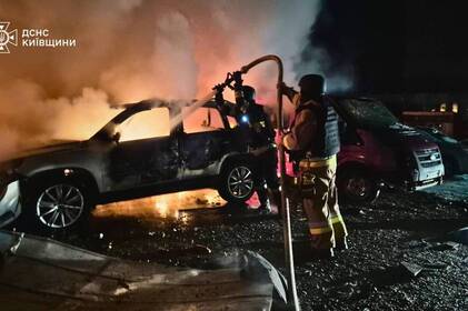 Ворожа атака по Києву спричинила пожежі в багатоповерхівках: постраждали люди