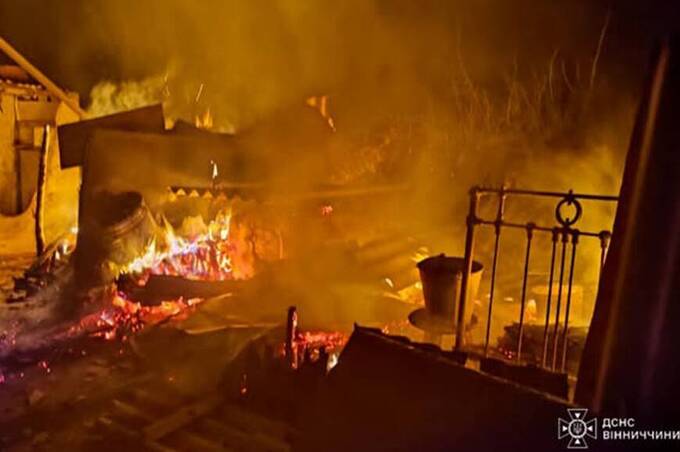 Несправність пічного опалення зруйнувала два будинки на Вінниччині