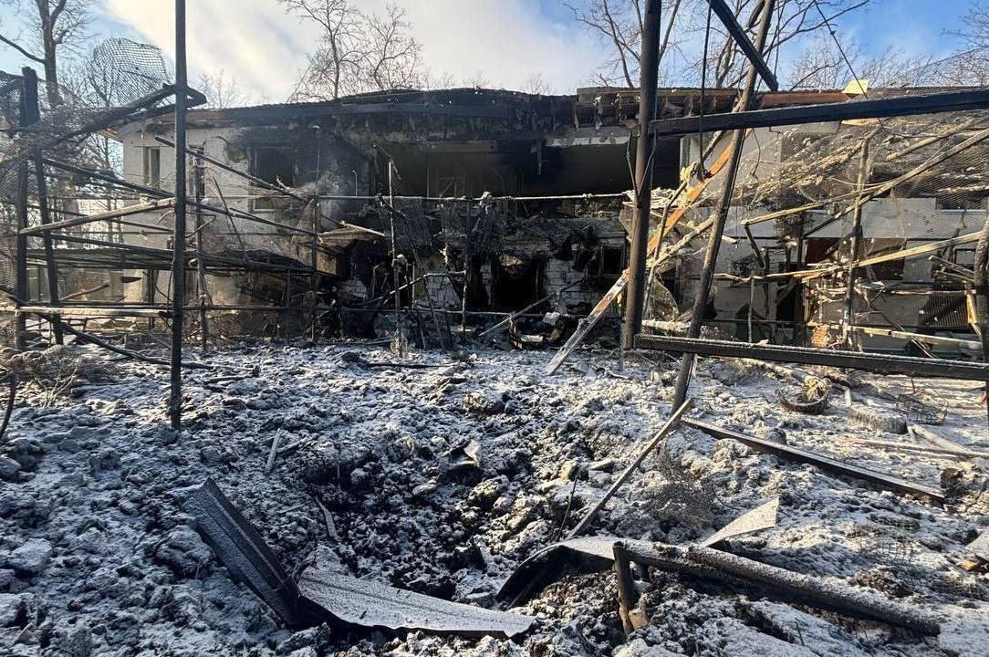 Ворожий авіаудар по «Фельдман ЕкоПарку»: постраждали волонтерка та тварини