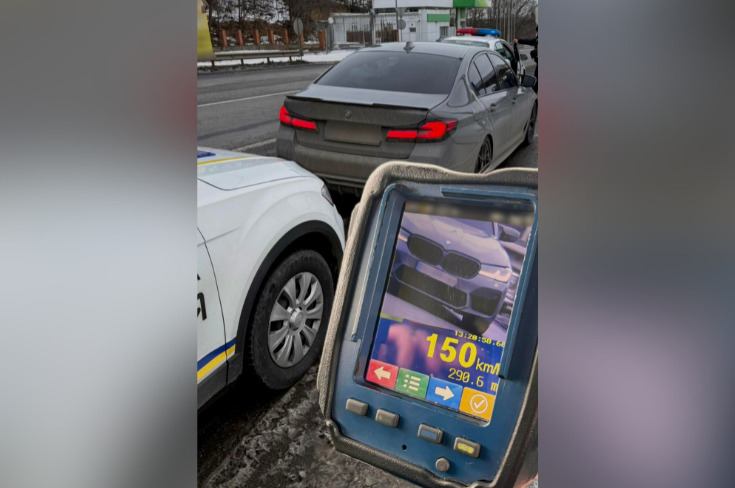 Гнав 150 км/год у селі та тікав від поліції: на Вінниччині зупинили водія BMW