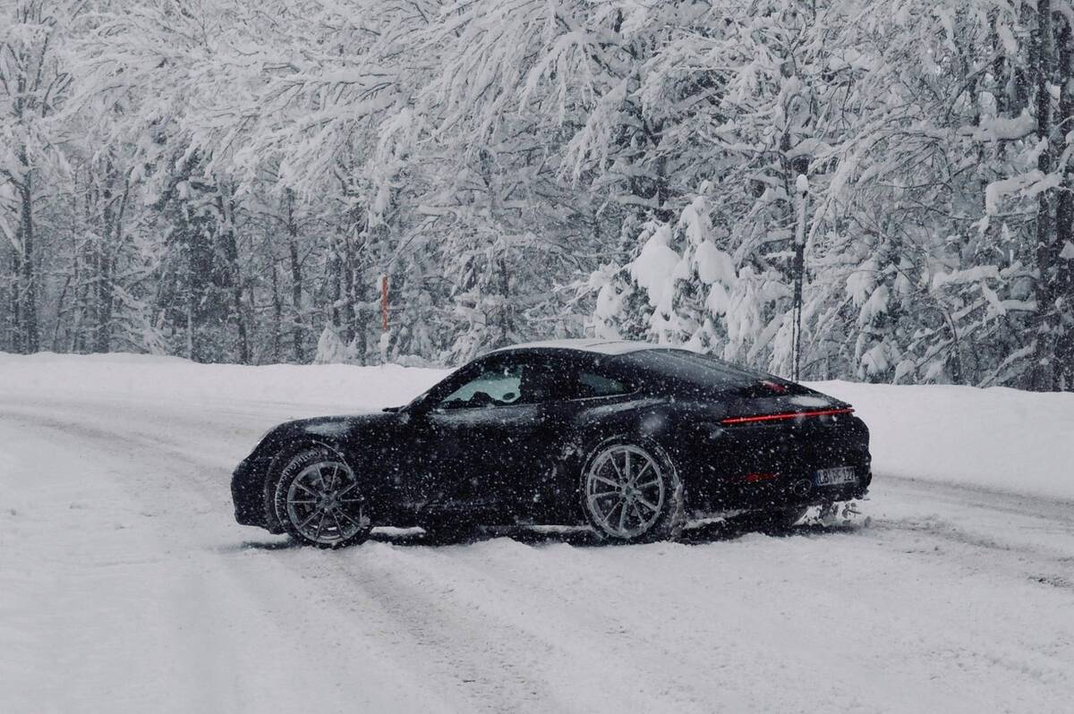 Як їздити в ожеледь: поради водіям, які реально працюють
