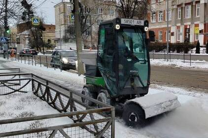 Мороз і сніг не відступають: у Вінниці комунальники працюють цілодобово