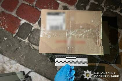Амфетамін «під виглядом посилки»: у Вінниці затримали чоловіка біля поштомата