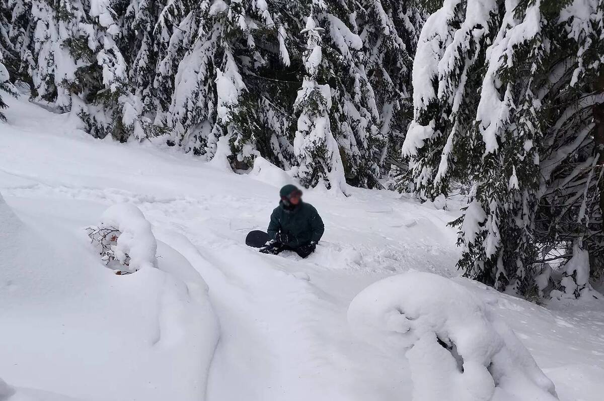 Туман, ліс і замети до 1,5 метра: на Рахівщині врятували сноубордиста з Вінниці