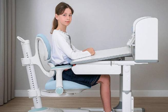 Правильна постава за компʼютером. Поради ортопеда