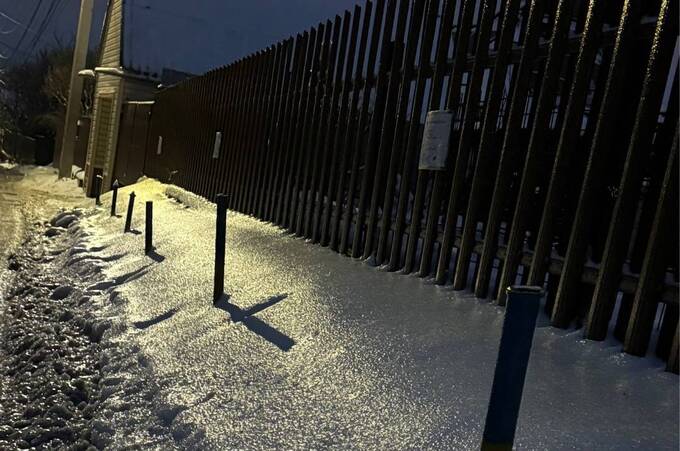 Красива пастка зими: чим небезпечні ожеледь і ожеледиця та в чому між ними різниця