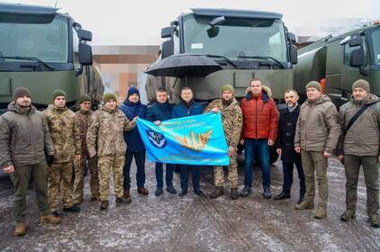 Міжрегіональний координаційний гуманітарний штаб передав підрозділу Повітряних Сил ЗСУ три сучасні паливозаправники