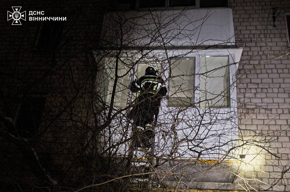 Майже добу на підлозі ванної: рятувальники врятували пенсіонерку у Вінниці 