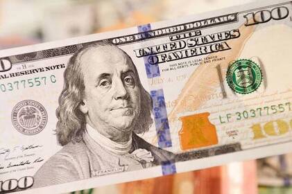 НБУ оновив курс валют: скільки коштує євро, долар та злотий у середу, 4 лютого