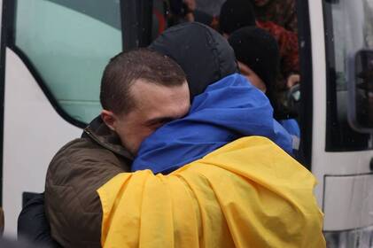 Вісім захисників з Вінниччини повернулися додому в межах першого цьогорічного обміну полоненими