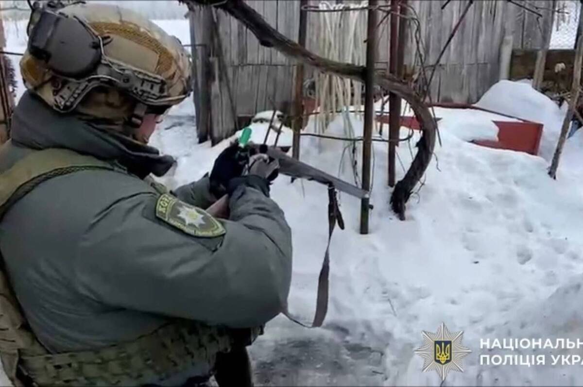На Вінниччині підозрюваний зустрів поліцію з зарядженою рушницею