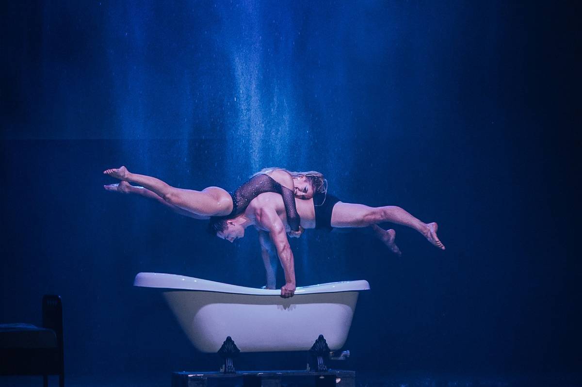 Пристрасть і висококласні акробатичні трюки! 22 лютого Вінницю вразить культове шоу 18+ «SQUIRT»