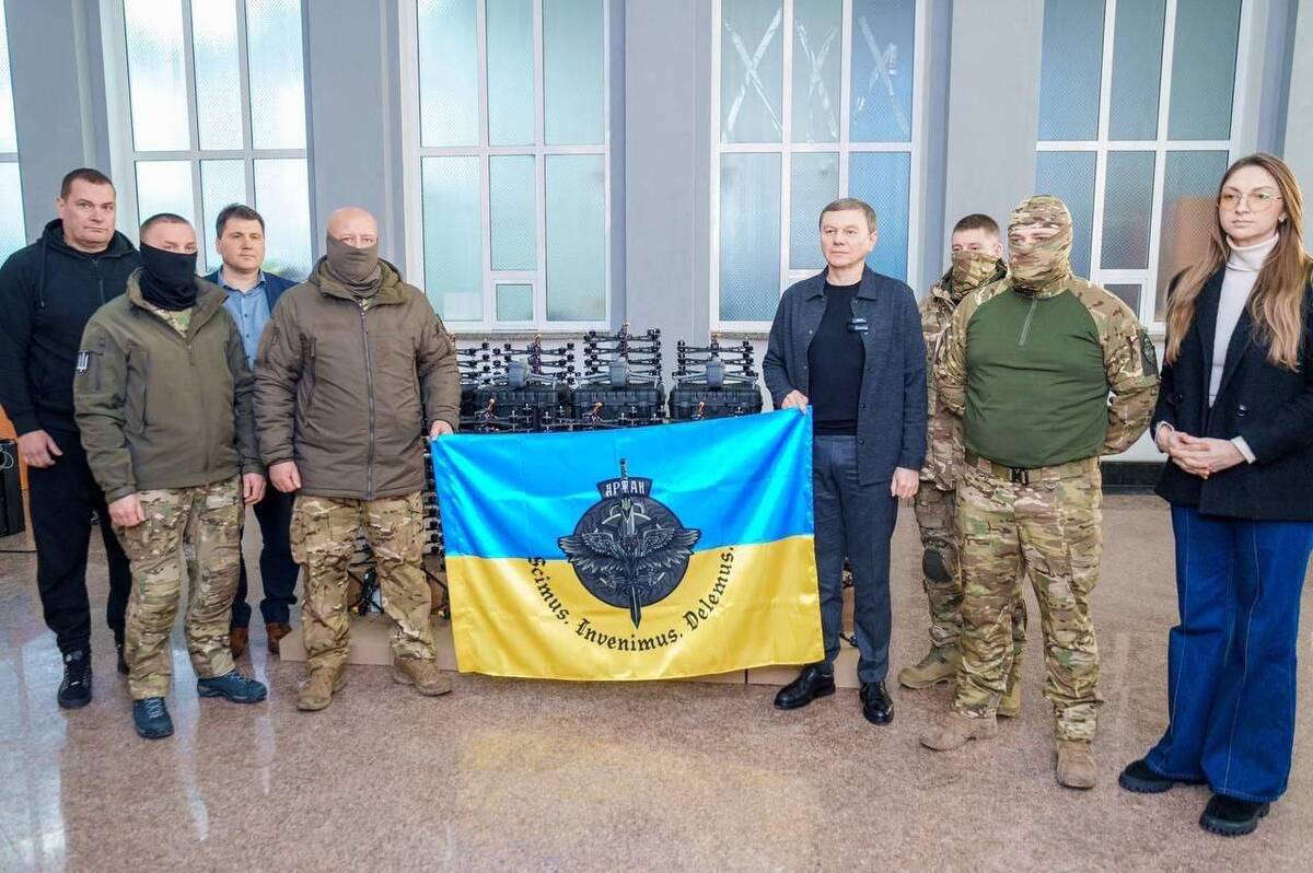 Міжрегіональний координаційний гуманітарний штаб передав «Артану» 100 FPV-дронів та п’ять Matrice 4Е