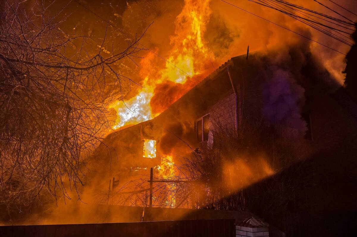 На Вінниччині вогонь пошкодив житлові будинки та адмінбудівлю в Крижополі