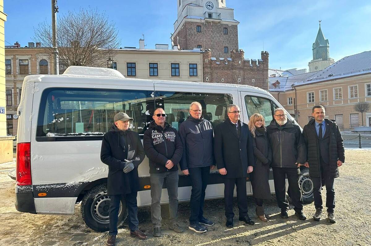 Вінниця отримала спеціалізований автобус та потужні генератори від Любліна та Мюнстера