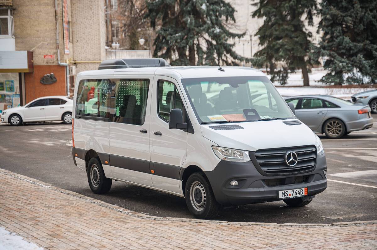 Ще один крок до безбар’єрності: Вінниця отримала спецмікроавтобус