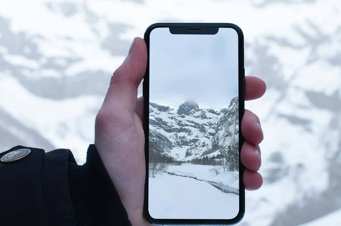 Чому взимку телефон «помирає» швидше і чи можна цьому зарадити