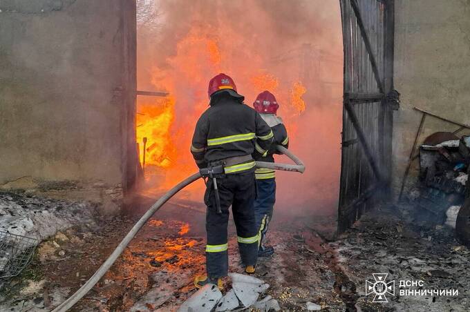 Шість пожеж за добу: на Вінниччині горіли склад із зерном і гуртожиток