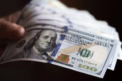 НБУ оновив курс валют: скільки коштує євро, долар та злотий у середу, 25 лютого