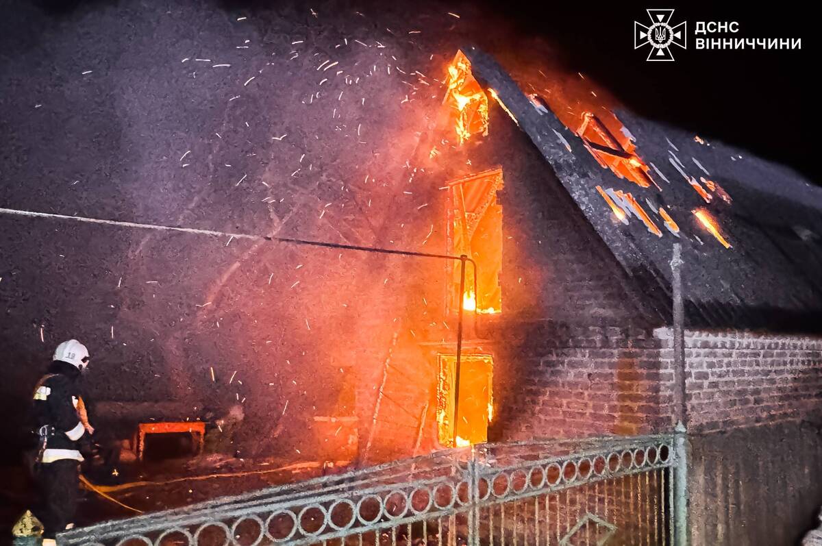 Несправні печі та авто у вогні: рятувальники ліквідували пожежі на Вінниччині