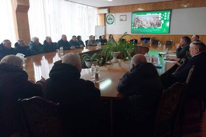 Пасічники й аграрії за одним столом: у Вінниці обговорили правила обробки полів і підтримку галузі
