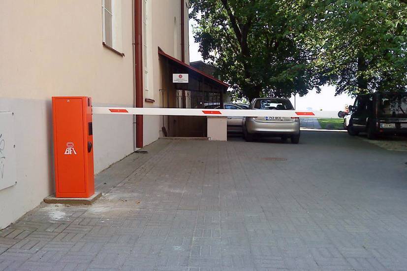 У Вінниці демонтовуватимуть шлагбауми і блокатори, що встановлені з порушенням Правил благоустрою громади