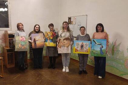 Мистецтво як шлях до зцілення: у Вінниці провели арттерапію для родин воїнів