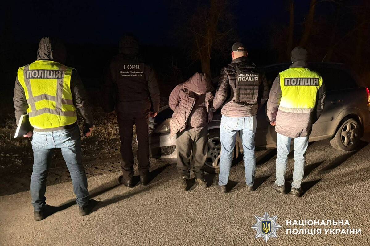 На Вінниччині затримали організаторів незаконного переправлення чоловіків через кордон