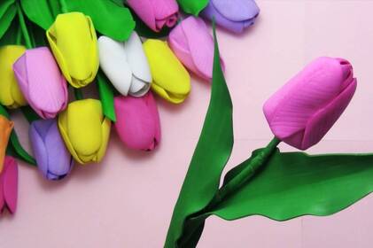 Маленьких вінничан запрошують на майстер-клас «Тюльпани з фоамірану»