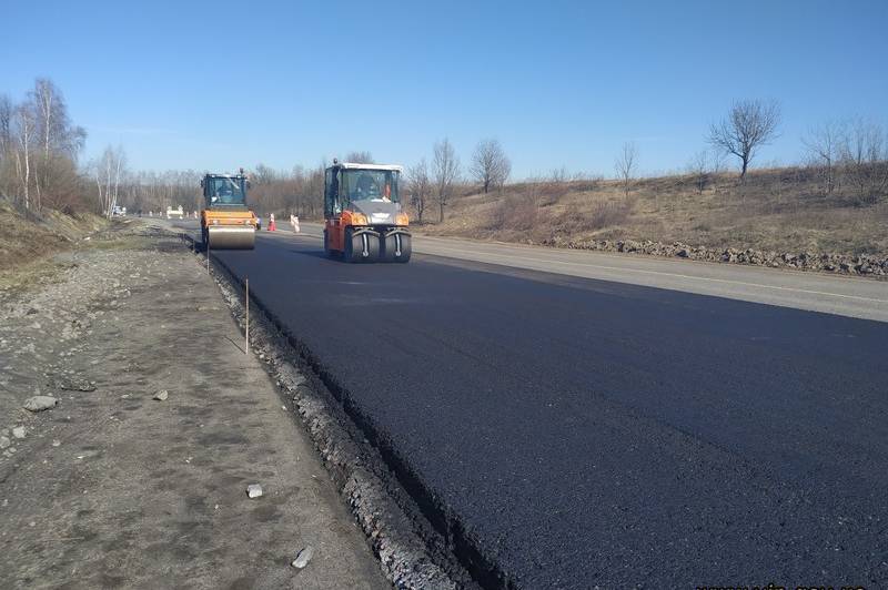 На Вінниччині продовжуються роботи з поточного середнього ремонту автошляхів
