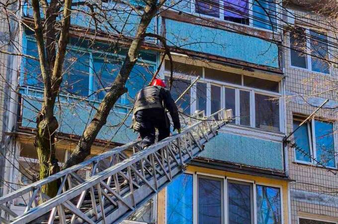 У Вінниці та Ладижині рятувальники допомагали літнім людям у безпорадному стані