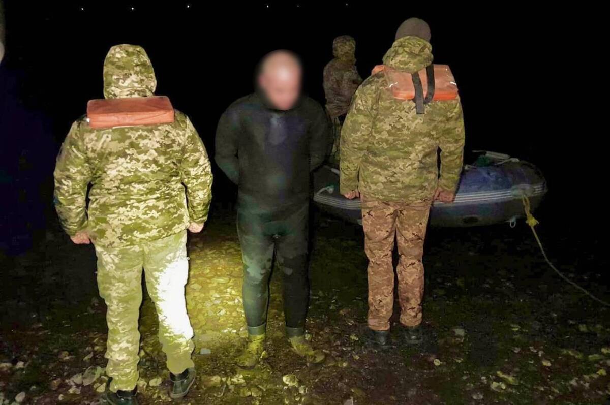 На Вінниччині прикордонники затримали чоловіка, який намагався переплисти Дністер