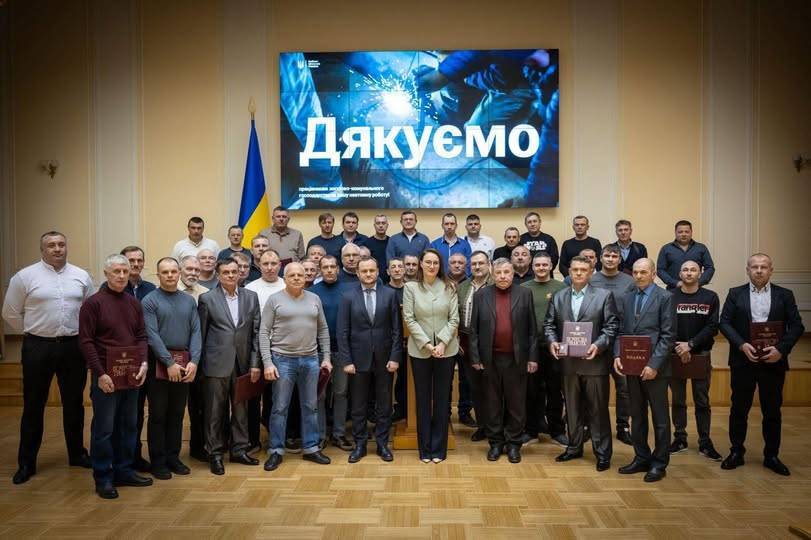 Слюсар із Тульчина та директор підприємства з Іллінців отримали відзнаки від уряду