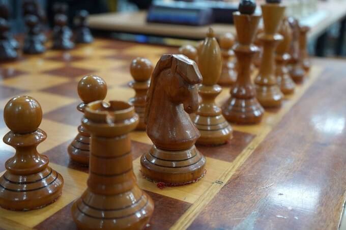 У Вінниці ветерани змагалися у шахах і шашках: як спорт допомагає відновлюватися