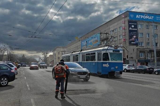 У Вінниці триває поточний ремонт доріг на Київському мосту та Хмельницькому шосе